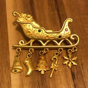 🎄Christmas Sleigh Brooch Pin 🎅🏾